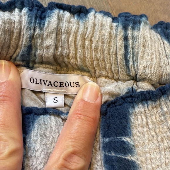 Olivaceous Women’s skirt
Size Small - Picture 2 of 2